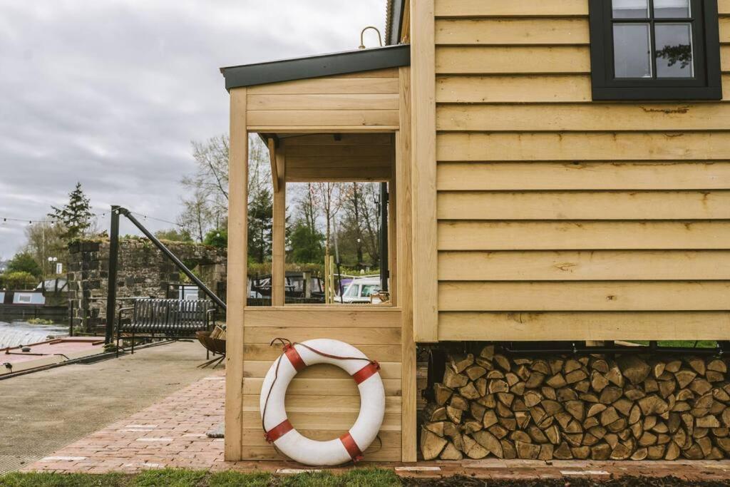 Island Hut - Outdoor Bath Tub, Firepit And Water Equipment Apartment Saltford ภายนอก รูปภาพ